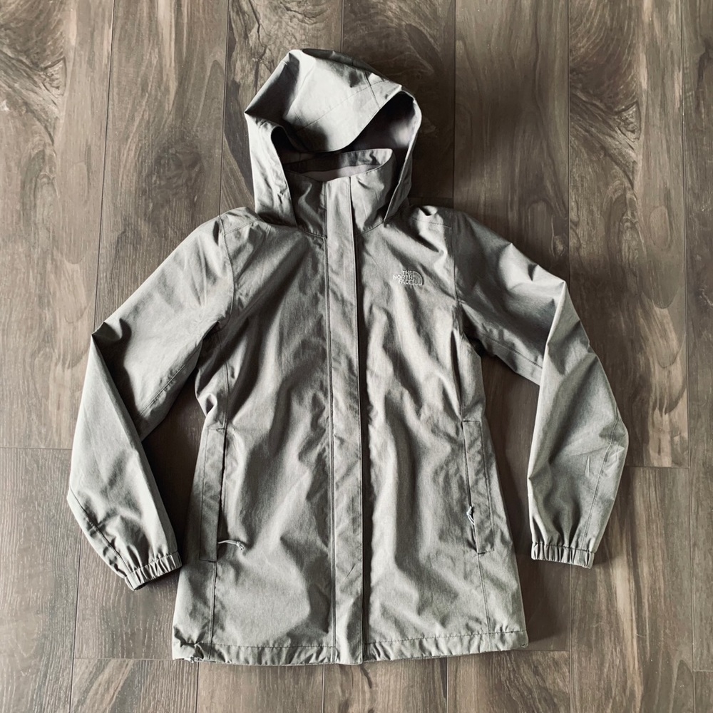 🚫 SOLD North Face Resolve Rain Jacket Parka - M